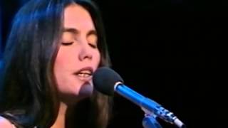 Watch Emmylou Harris Making Believe video