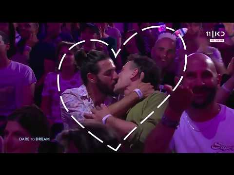 Eurovision Şarkı Yarşıması'nda Eşcinsel Öpüşme Sahnesi..