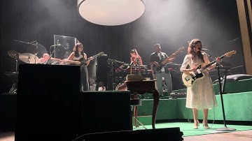 Clairo, “North” Live