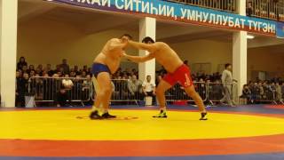 картинка: Айаал Лазарев против Увара Тимофеева