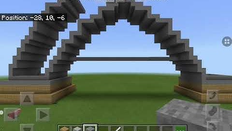 Building The Eiffel Tower in Minecraft /part 1