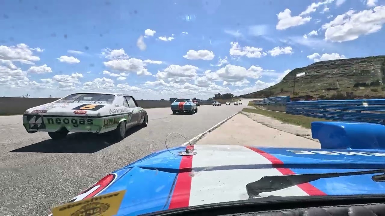 Una vuelta en el Autódromo de Balcarce Juan Manuel Fangio en el auto de Alberto Beguerie