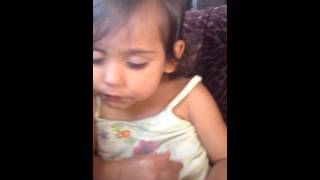 Topitop Yiyen Uykulu Çocuk