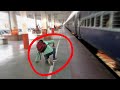 चलती ट्रेन से गिरा युवक || Man Falls From Running Train || Maurya Express Arrives Muzaffarpur Jn.