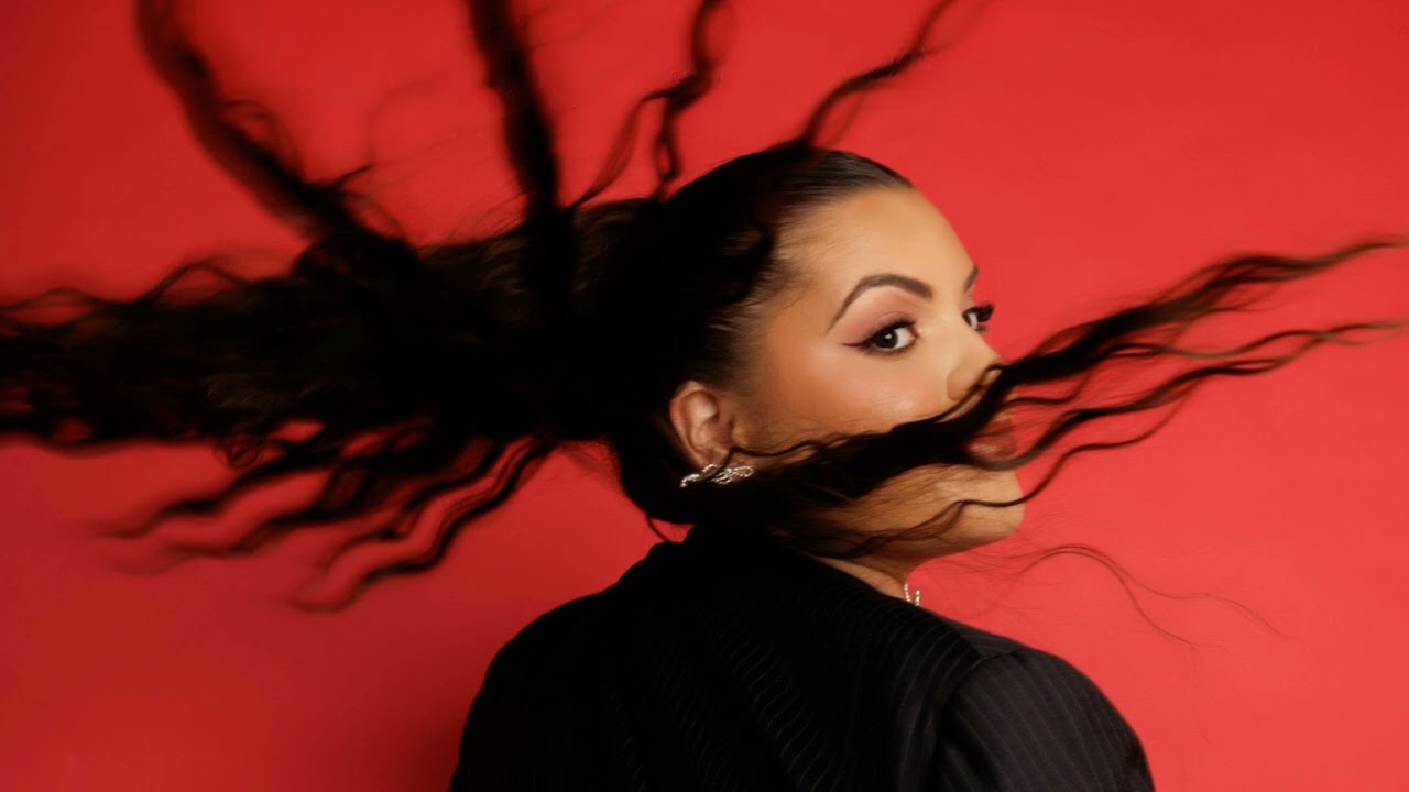 Elle Baez - I Am The Man (Official Lyric Video)