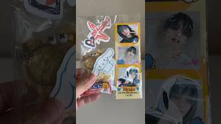 Unboxing #hueningkai goodie bag from moa @ Houston! #txt #txtmoa #hueningkai #houston #thanks