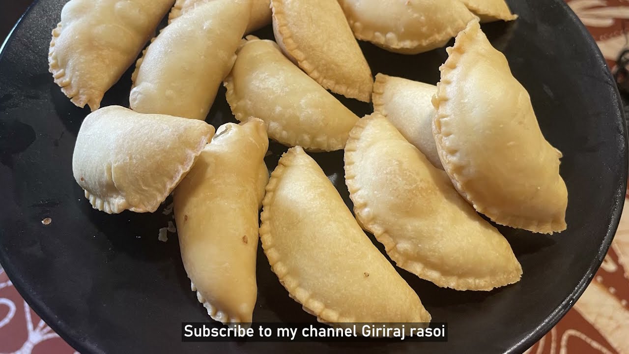 Gujiyas (Indian Fried Pies or sweet empanada)  चर्चे चौके के Charche  Chauke Ke