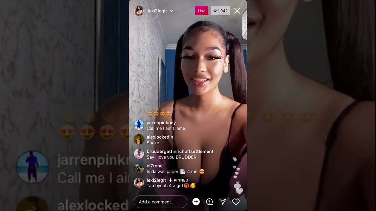 Lexi2legit Goes live and flash for fans💕 - YouTube
