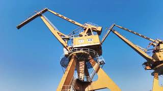 Climbing to abandoned shipyard crane in China #urbex