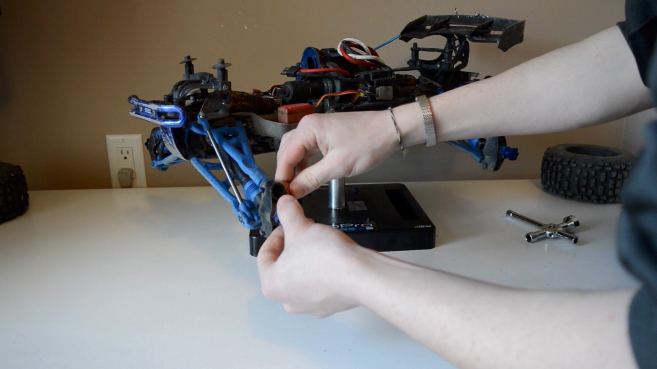 Traxxas E Revo Steel Driveshaft Installation - How To