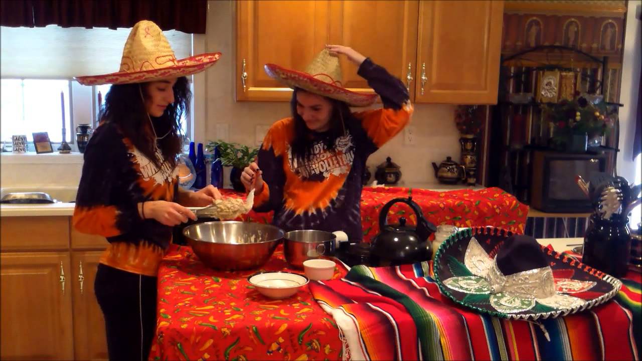 Spanish Cooking Show Project Ari and Jamie - YouTube