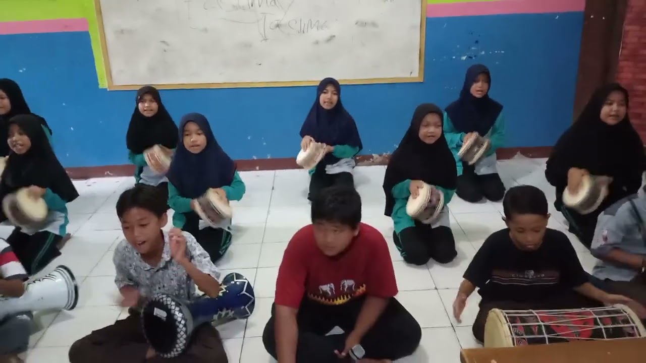 Latihan Marawis Sholawat ( Hayyul Hadi )