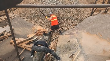 Barge unloading phosphate rock and river sand - Relaxing video relaxing flow - Vlog of work on barge