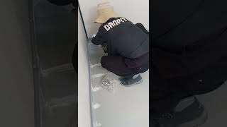 컨테이너 샤워장 벽체안에  온수용 에이콘배관이 터져 컨테이너 밑바닥이 물난리가났다. 다행이 직관 냉수배관은 이상이없어 활용했다 보일러에서 샤워기까지 노출로 시공했다.