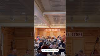 Groovin’ at The Floyd Country Store #bluegrass #tuesdaytunes #jesseandfriends #FloydVA