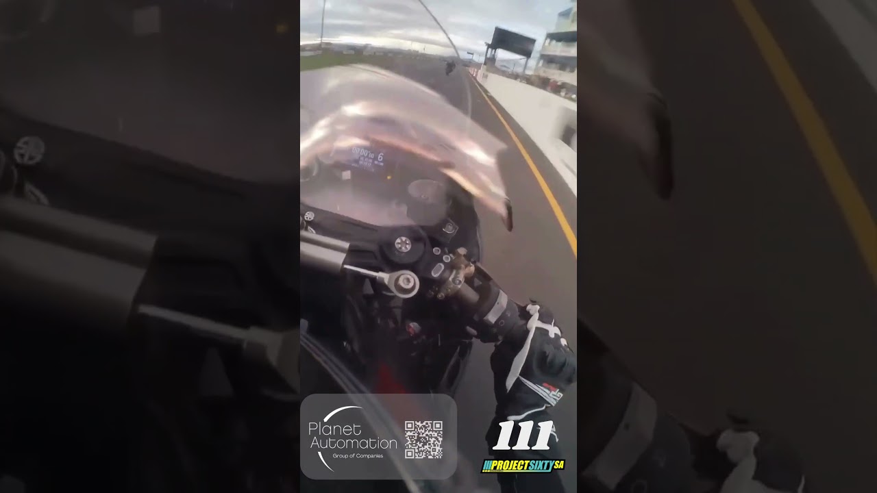 Slade van Niekerk - Overtaking one of his Competitors