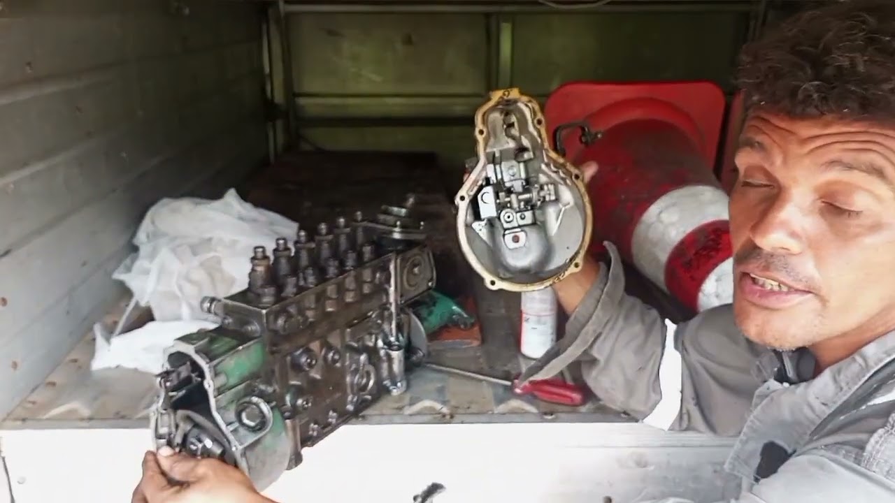 (será que vai certo)bomba injetora do volvo B58 fazendo limpeza