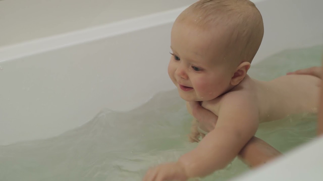 יד ביד אתכם מהאמבטיה הראשונה