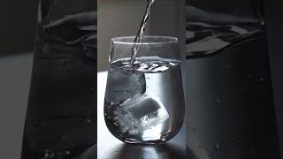 Почему вода — уникальная жидкость? 💧 #вода #наука