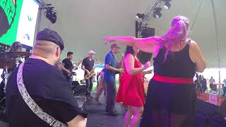 3121/The Partys In The Kitchen - The Funky JBz 4th of July Festival - Dan Spiffy Neuman on guitar