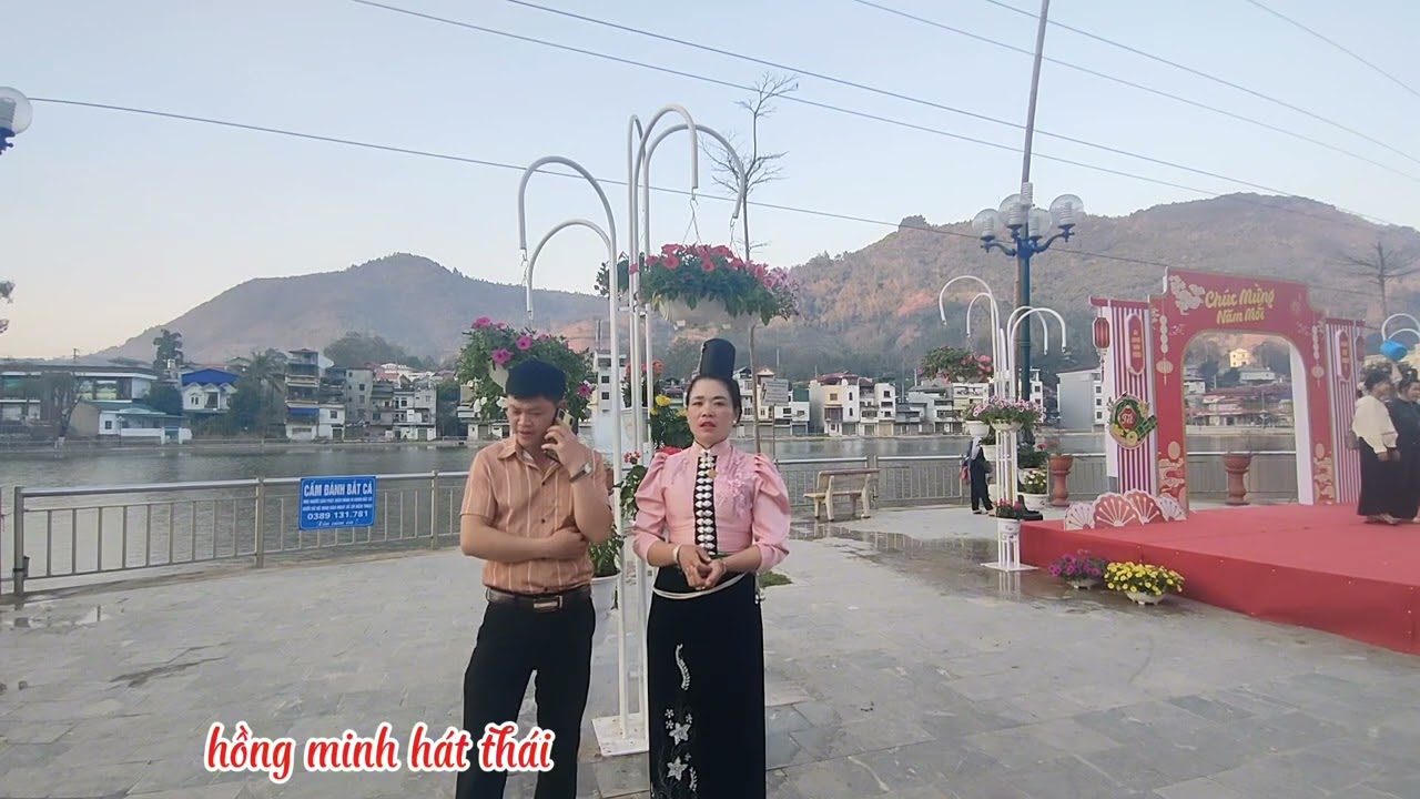 HỒNG MINH VÀ KIM CƯƠNG HÁT CHÀO XUÂN 
