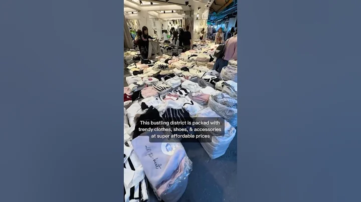 Wu Fen Pu Shopping District in Taiwan