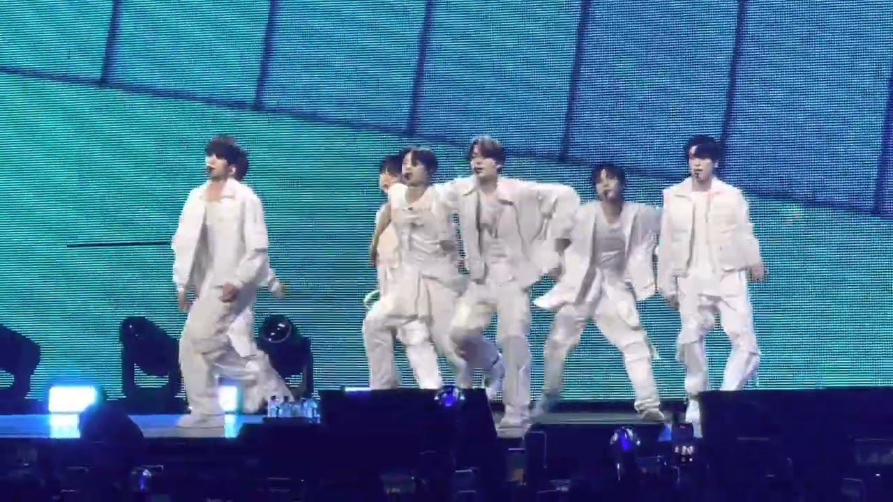 ENHYPEN Manifesto Tour in Anaheim - Blessed-Cursed