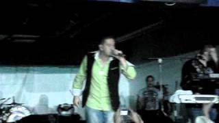 Video thumbnail of "Tu No Necesitas a Carlo ------ El Guero Y Su Banda"