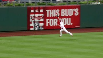 CIN@PHI: Asche leaps to snag Phillips