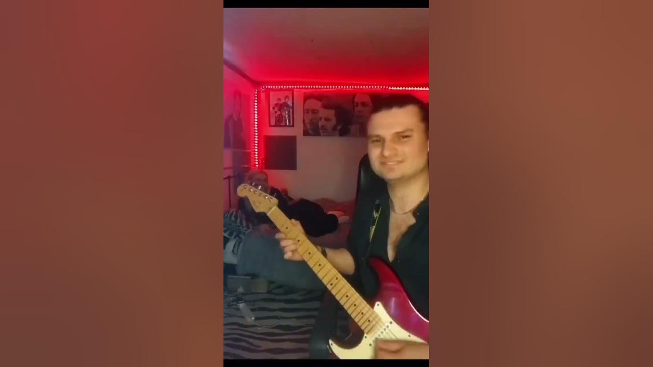 never break ‘The Chain’ - Fleetwood Mac  #shorts #guitar #musician #girlfriend #fleetwoodmac