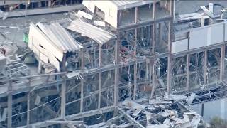 Japan struck by 7.1‑magnitude earthquake. Fires break out, mall collapses
