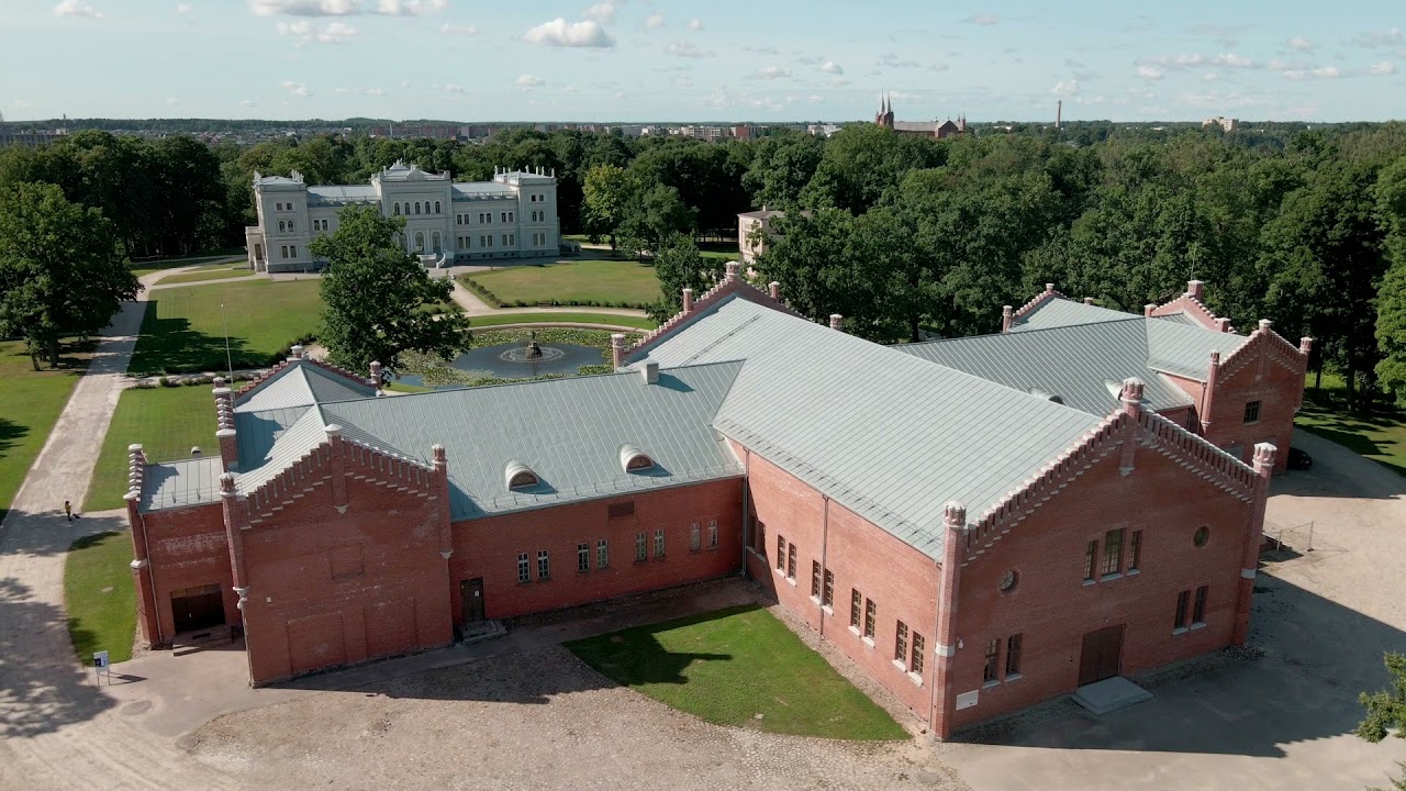 Plungės dvaro sodyba, 300 s