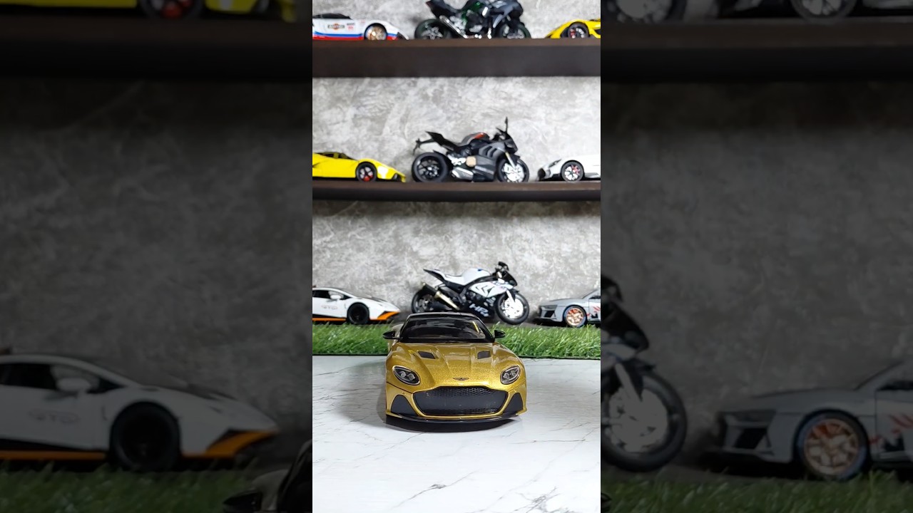 Aston Martin Dbs Superleggera Diecast Modelcar | 1/24 Scale