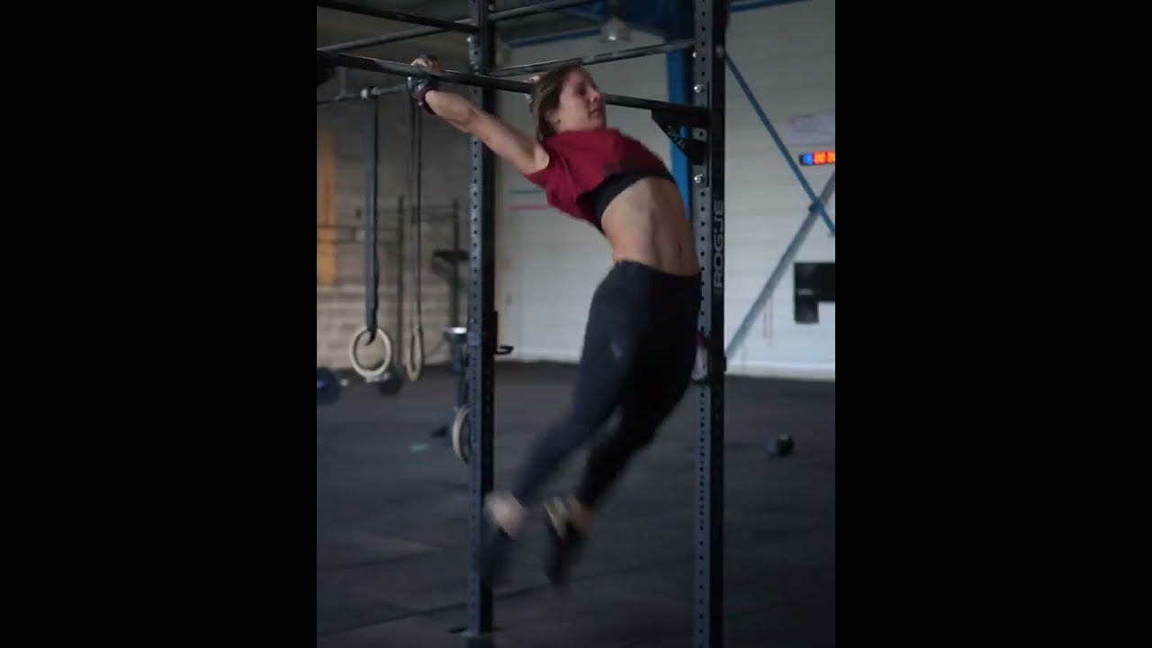 QUEEN OF THE BAR - Calisthenics Battles | Crossfit Athlete 