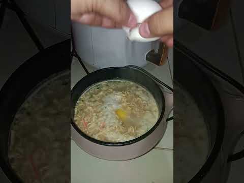 COOKING NOODLES IN MY CUTE ELEC COOKER I BOUGHT ONLINE