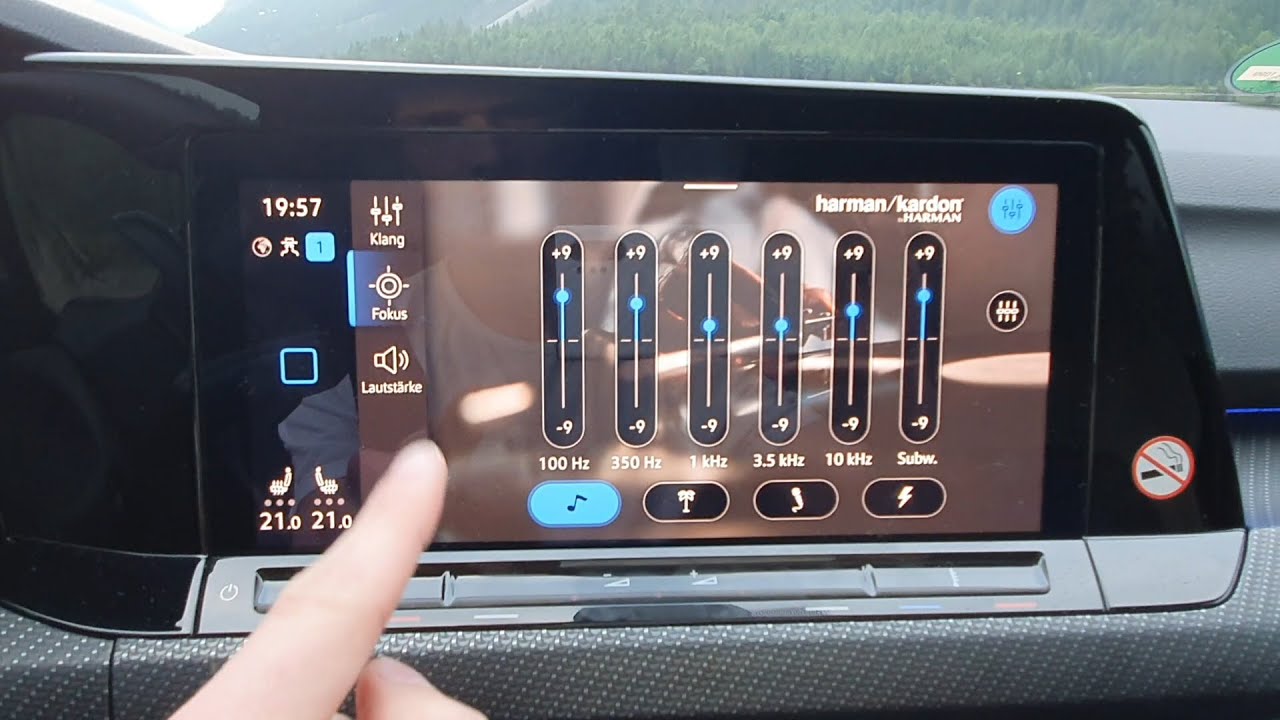 2021 VW Golf 8 - Harman Kardon Soundsystem 