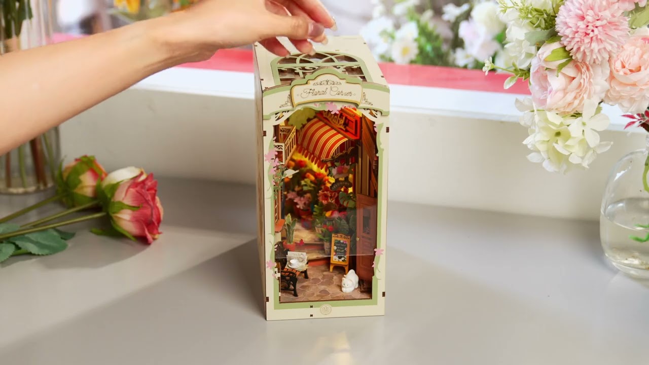 Rolife Romantic Venice DIY Book Nook TGB08 | Robotime Online