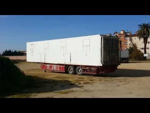 Animales encerrados en remolque Circo Roma en Cabra Córdoba
