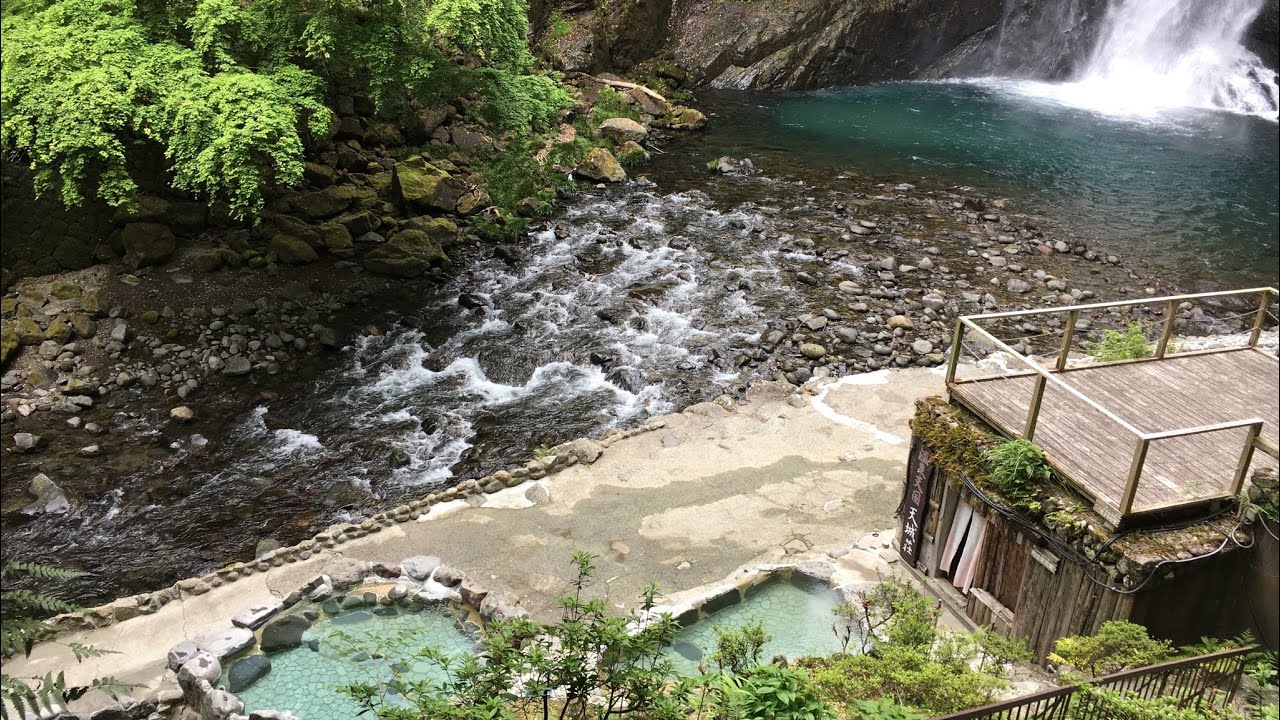 【伊豆】滝を見ながら温泉に浸かりプールで遊べる おすすめの場所 - YouTube