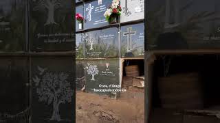 Nichos abiertos y hasta un féretro en medio del cementerio de #Alfafar #valencia #dana