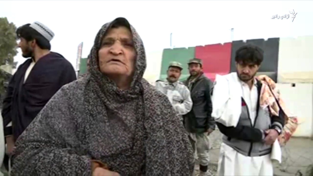 د کندهار د سپین بولدک-چمن ترمنځ د لاري تړل کیدو خلک له ستونزو سره مخ کړي