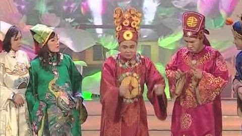 Tự Long hát chế chiếc khăn piêu (táo quân 2013)