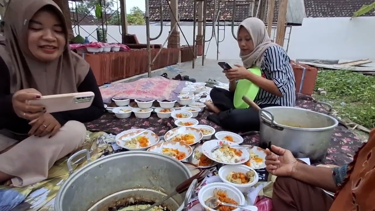 BUKBER DI TEMPAT MAK DAMIS, PAS MAEM TIBA² HUJAN TURUN