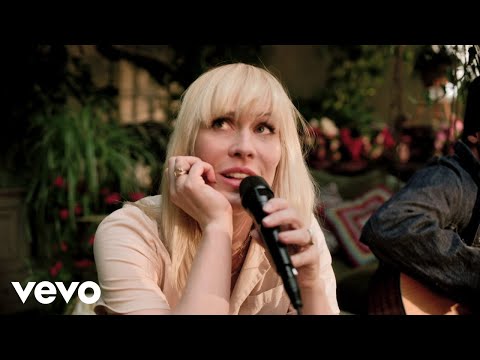 Natasha Bedingfield - Unwritten (Live Acoustic Session - Clapton Tram, 2021)