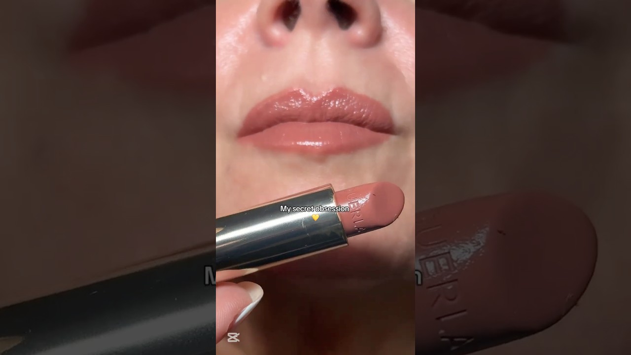 I know you want to kiss me! Guerlain Lipstick!