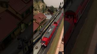 Bahnhof Durchfahrt Regional Express und E40 #modellbahn #modelrailroad #märklin #h0 #modellbau