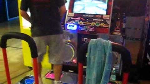 IDDR - Ronko (me) doing Electro Tuned, maniac, single on DDR Supernova