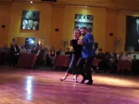 Claudio Gonzalez y Julia Urruty @ Milonga Parakultural in Salón Canning