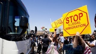Racist Murrieta Residents Terrorize Bus Full of Immigrant Kids