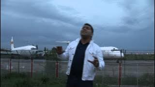 LIVIU PUSTIU - IAR SUNT LA AEROPORT  |  Video